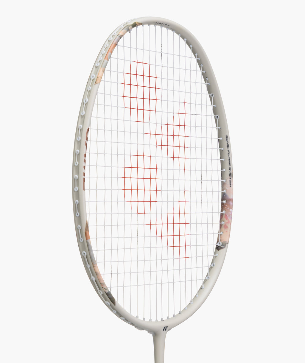 Yonex NANOFLARE 700 GAME (STRUNG)